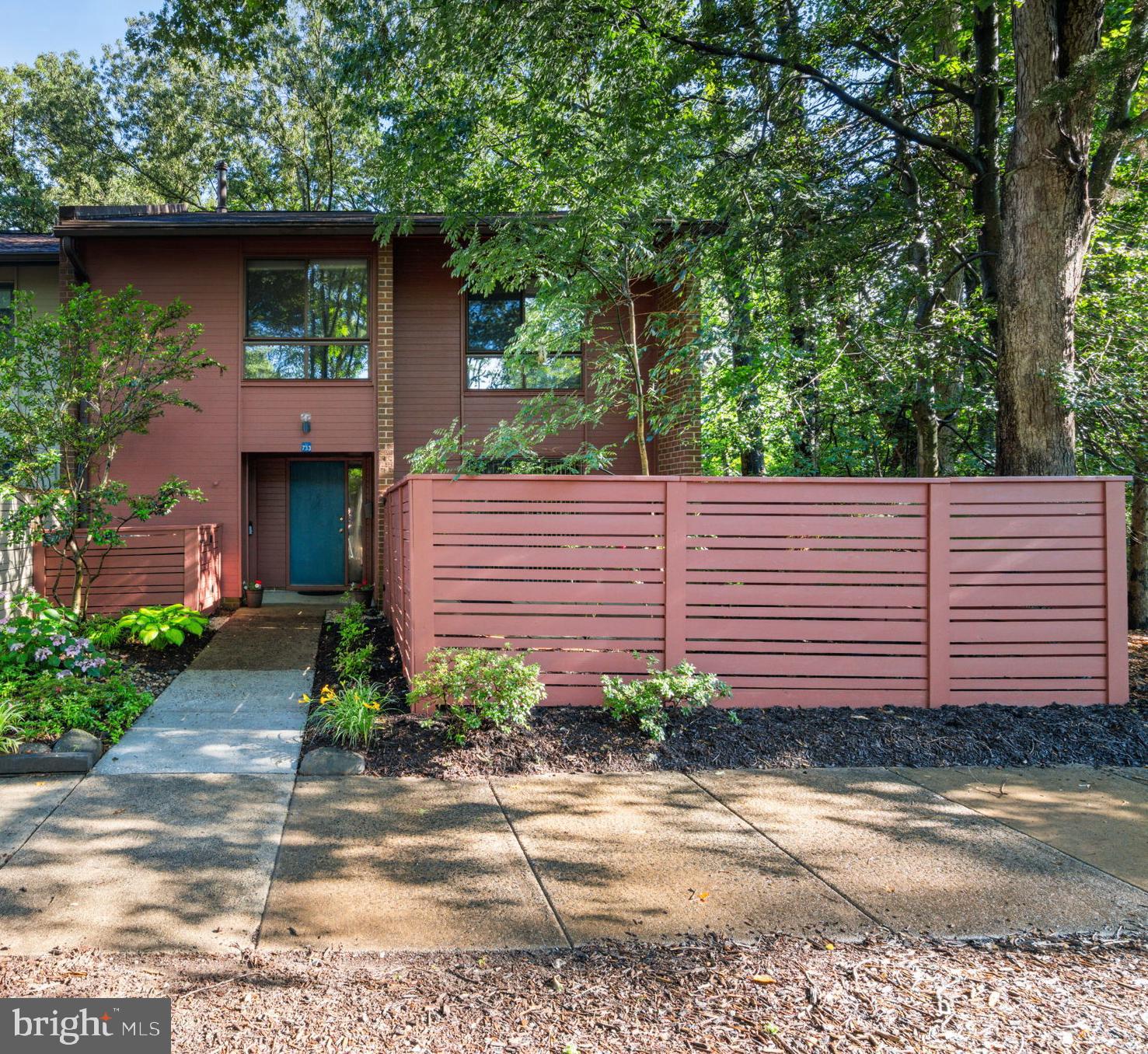 RESTON - Residential
