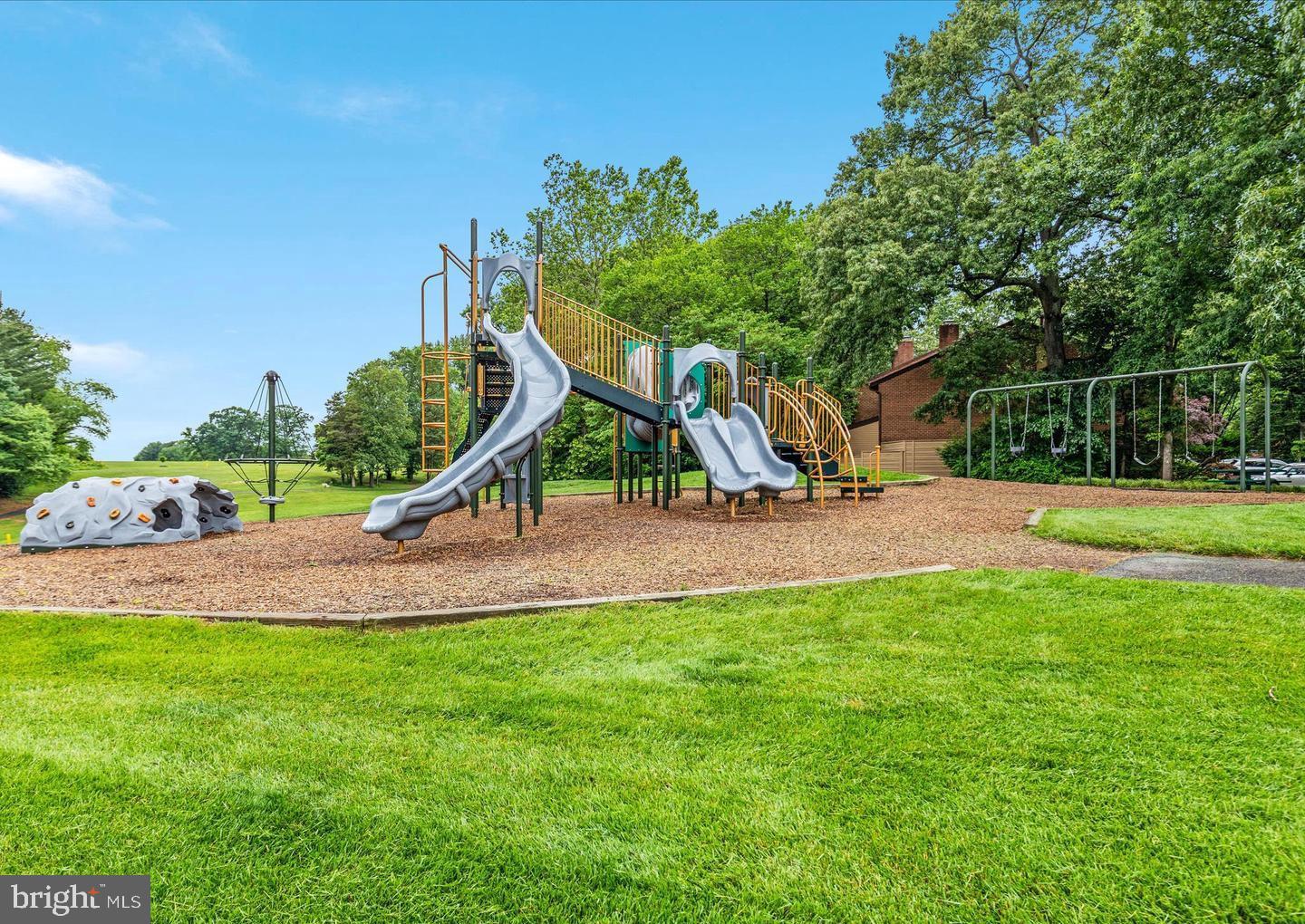 RESTON - Residential