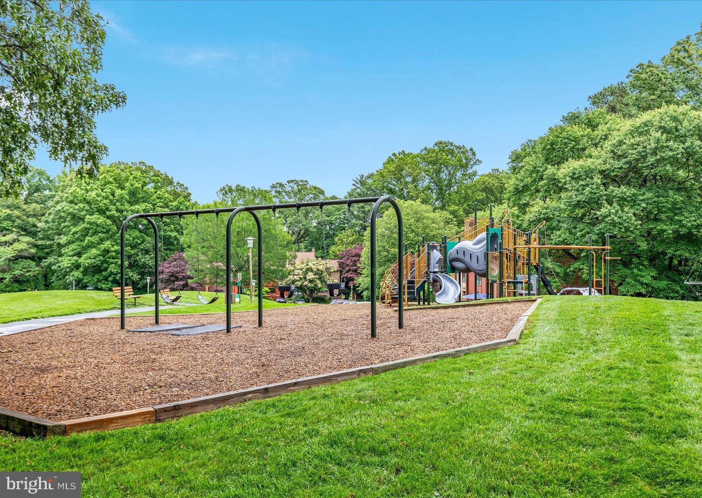 RESTON - Residential