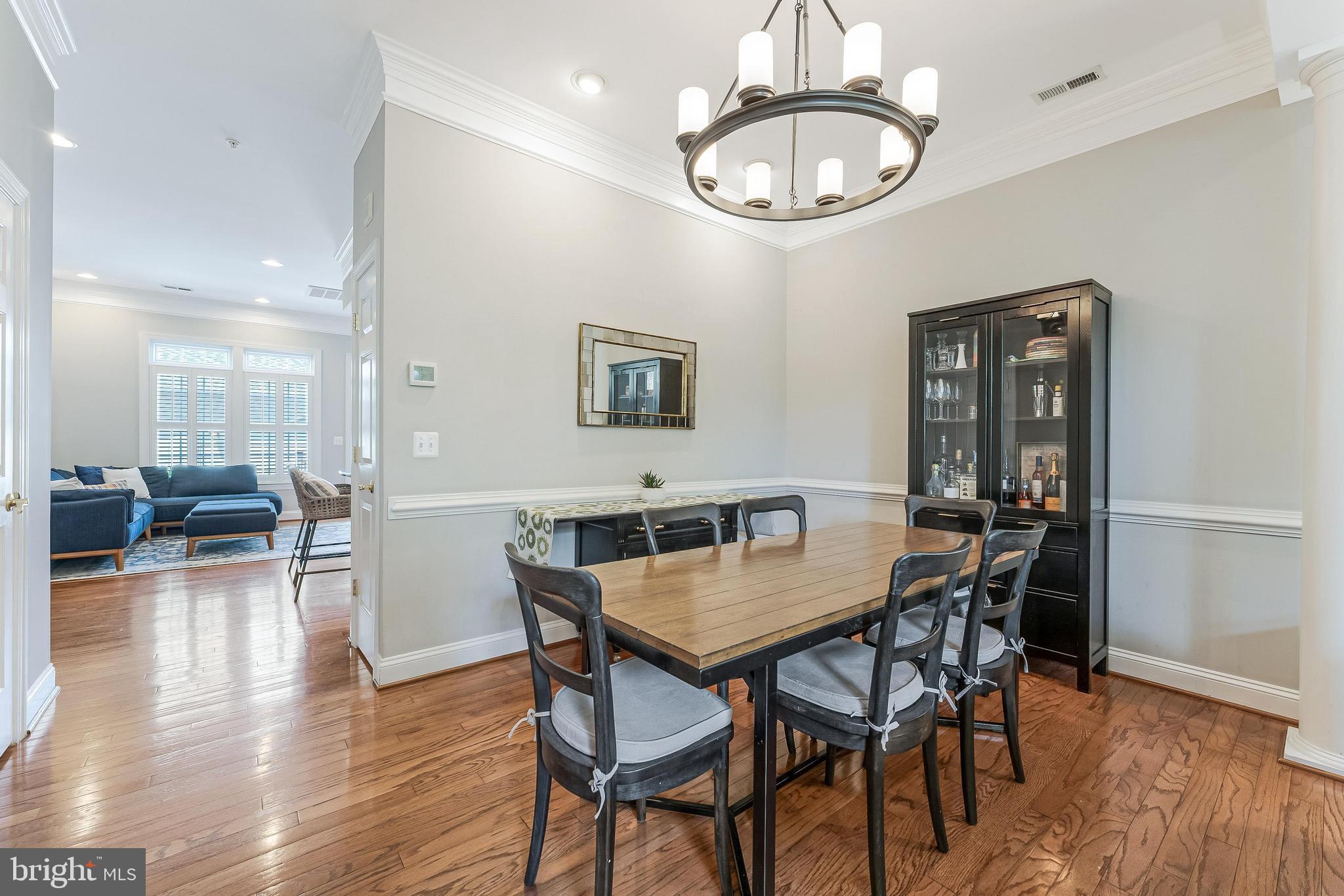 OLD TOWN CRESCENT - Residential
