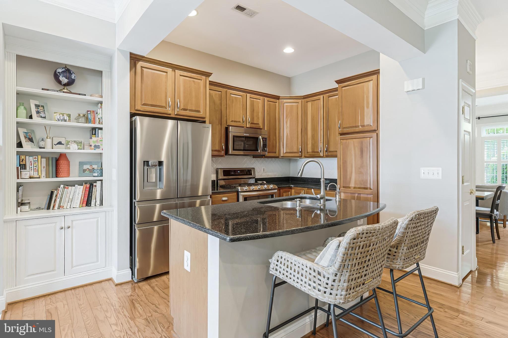 OLD TOWN CRESCENT - Residential