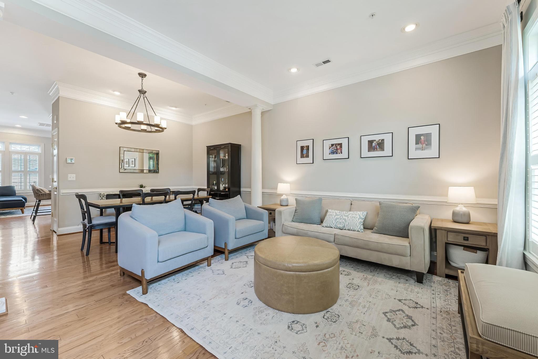 OLD TOWN CRESCENT - Residential
