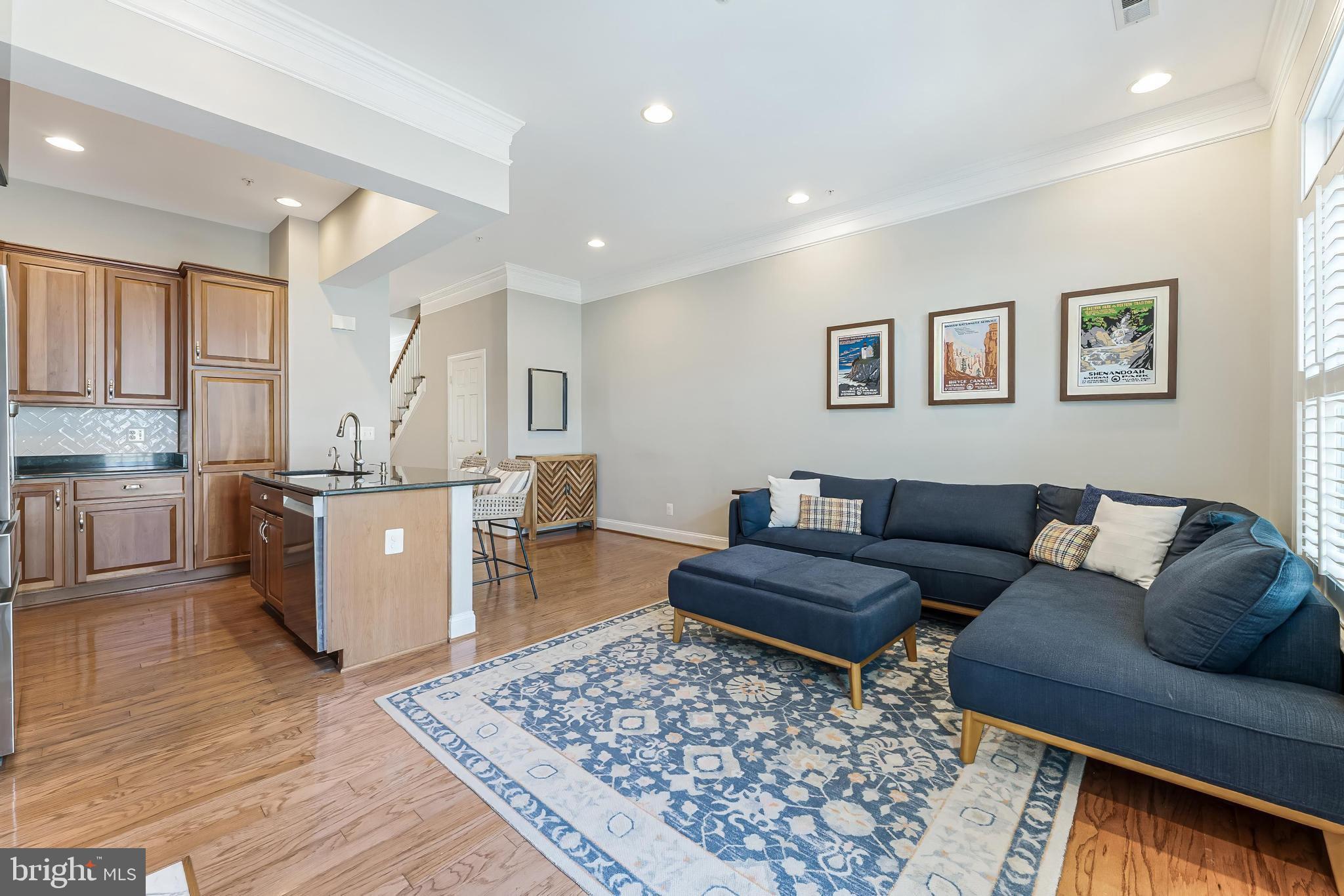 OLD TOWN CRESCENT - Residential