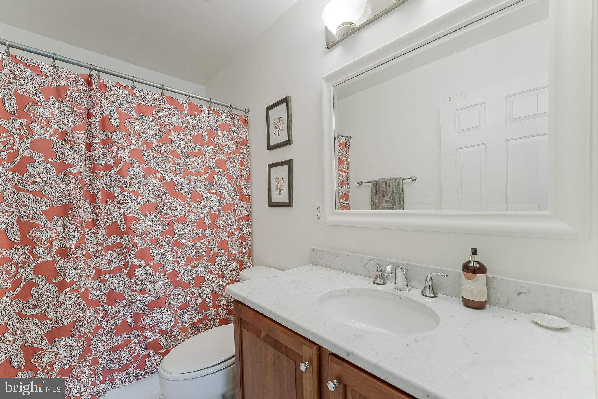 OLD TOWN CRESCENT - Residential