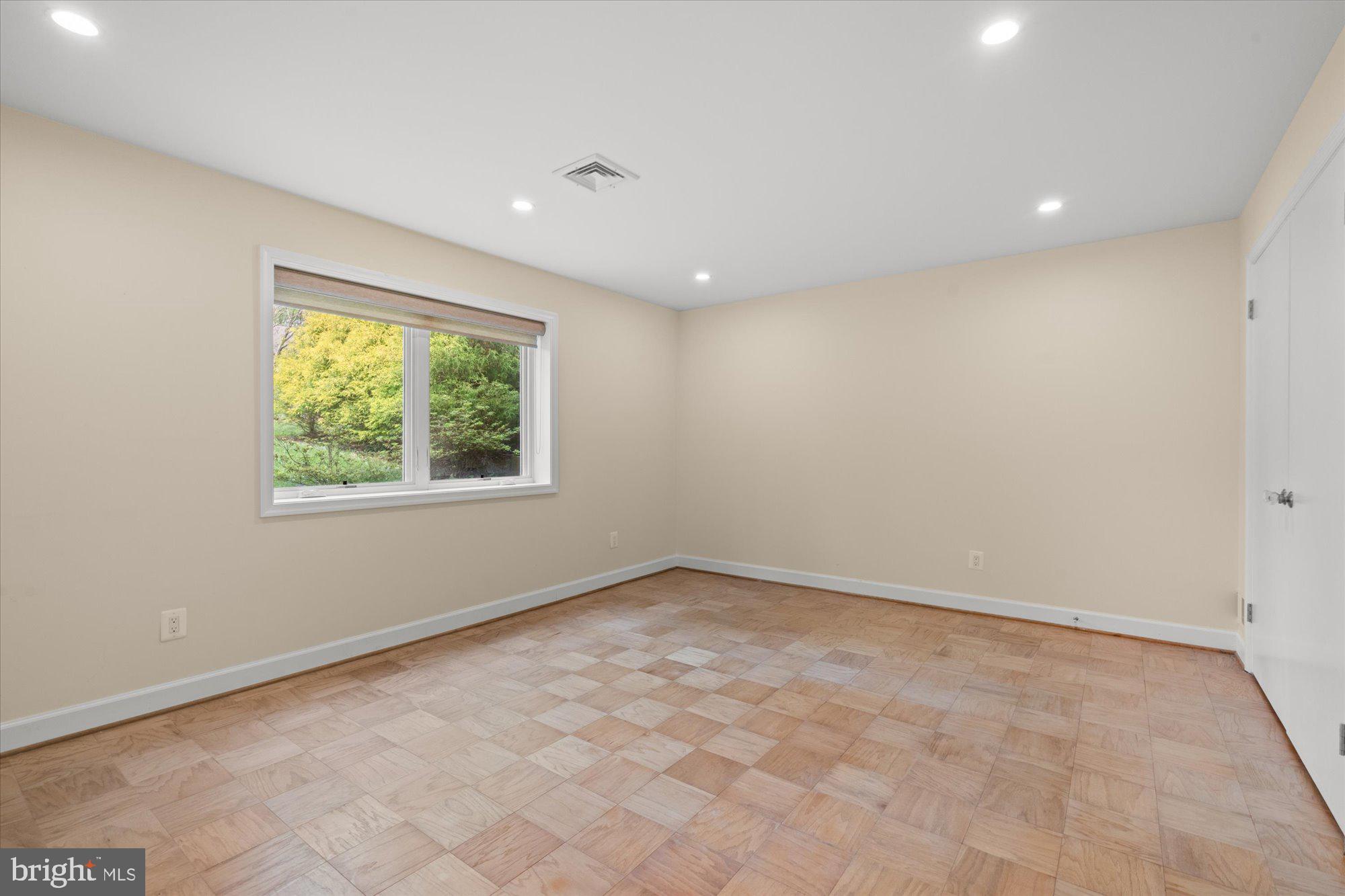 SOMERSET - Residential Lease