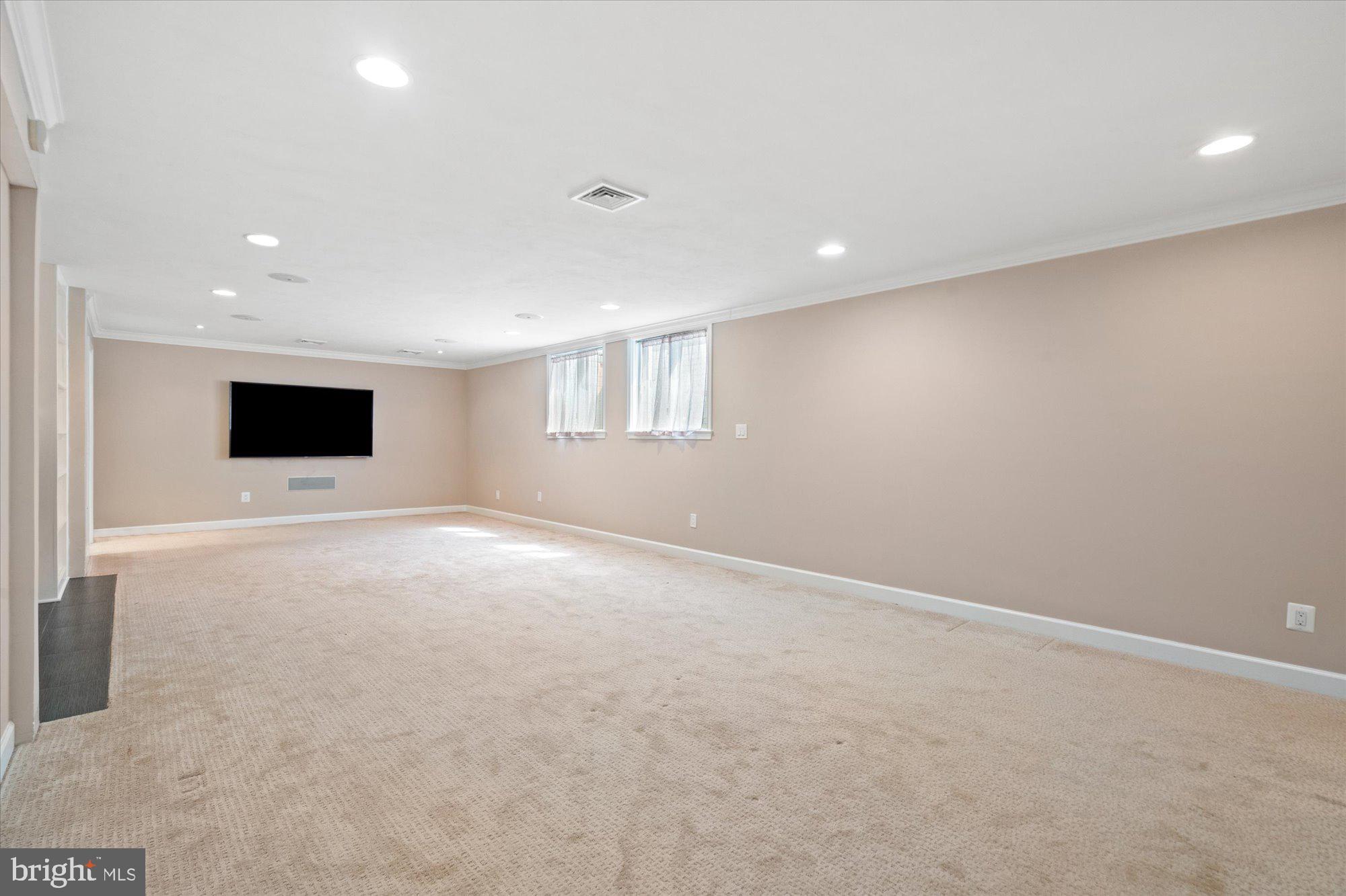 SOMERSET - Residential Lease