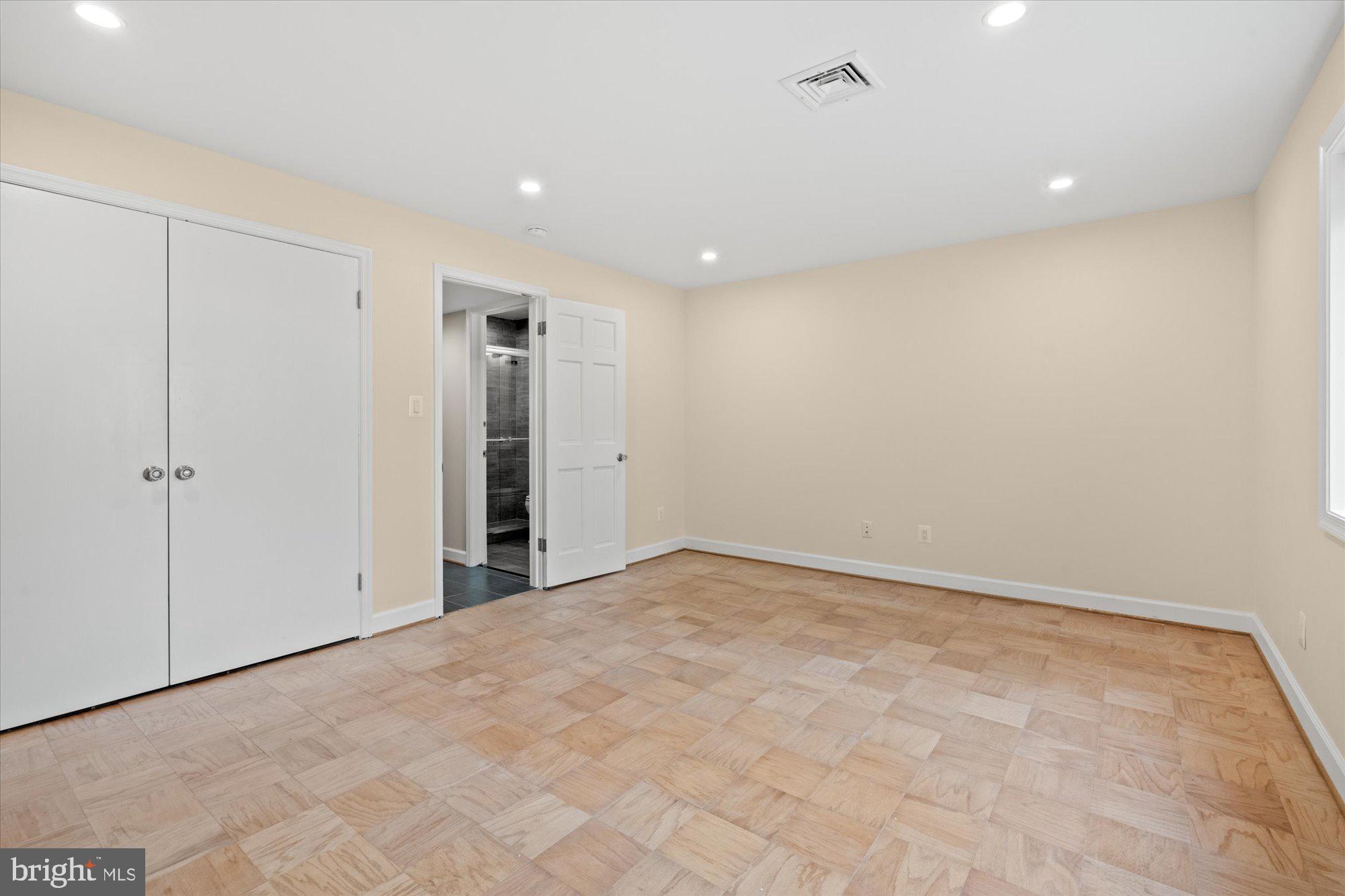 SOMERSET - Residential Lease