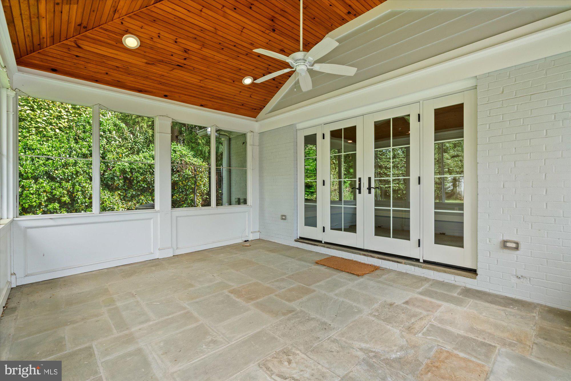 SOMERSET - Residential Lease