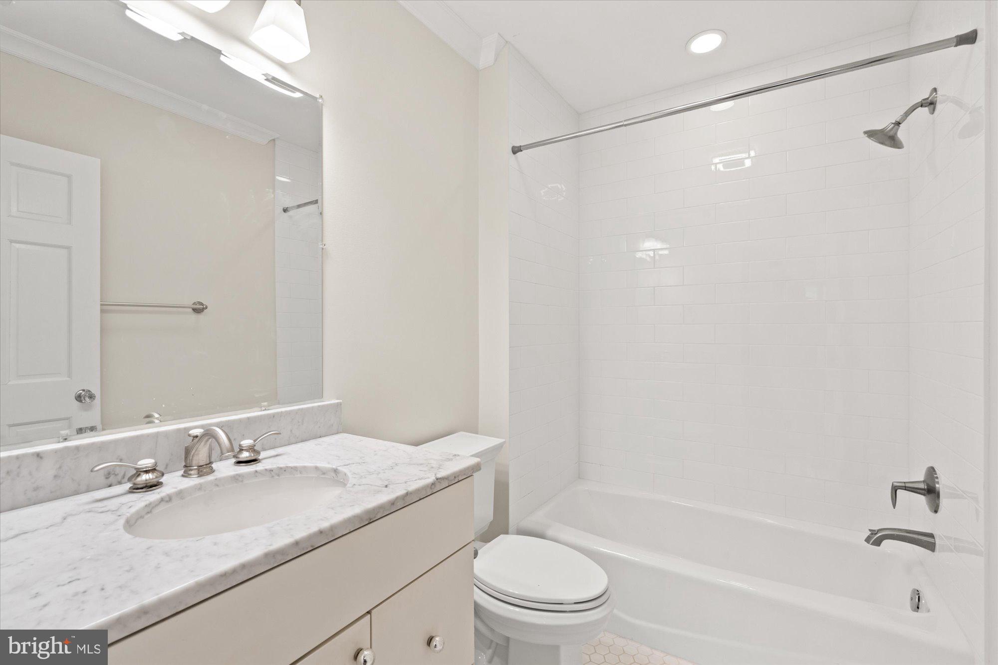 SOMERSET - Residential Lease