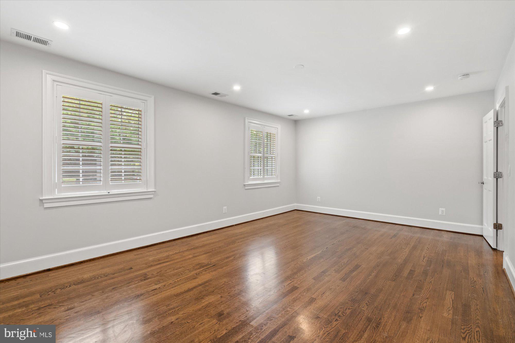 SOMERSET - Residential Lease