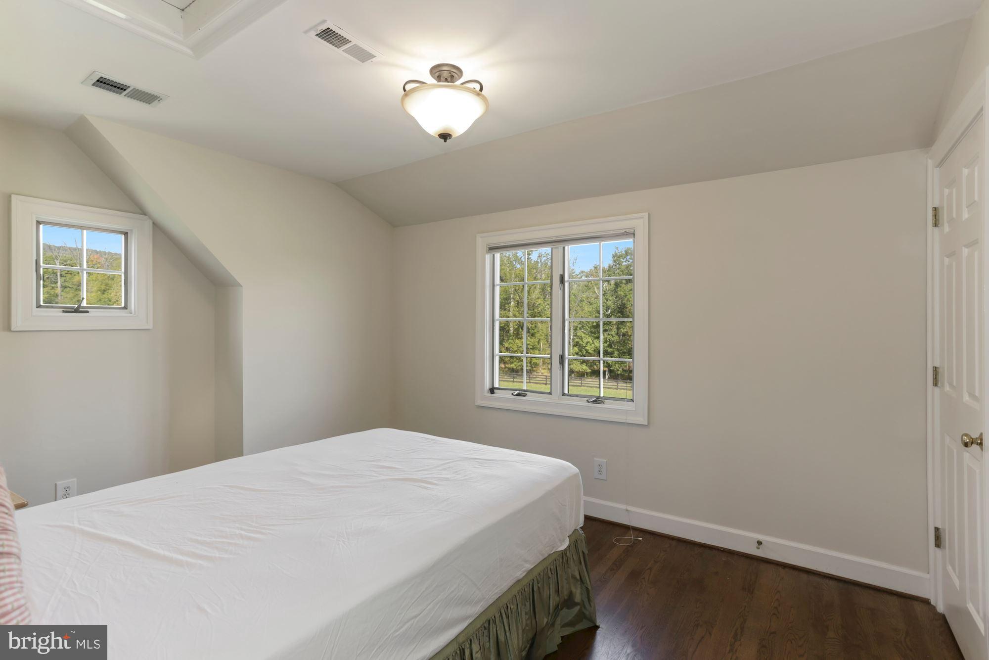 UPPERVILLE - Residential