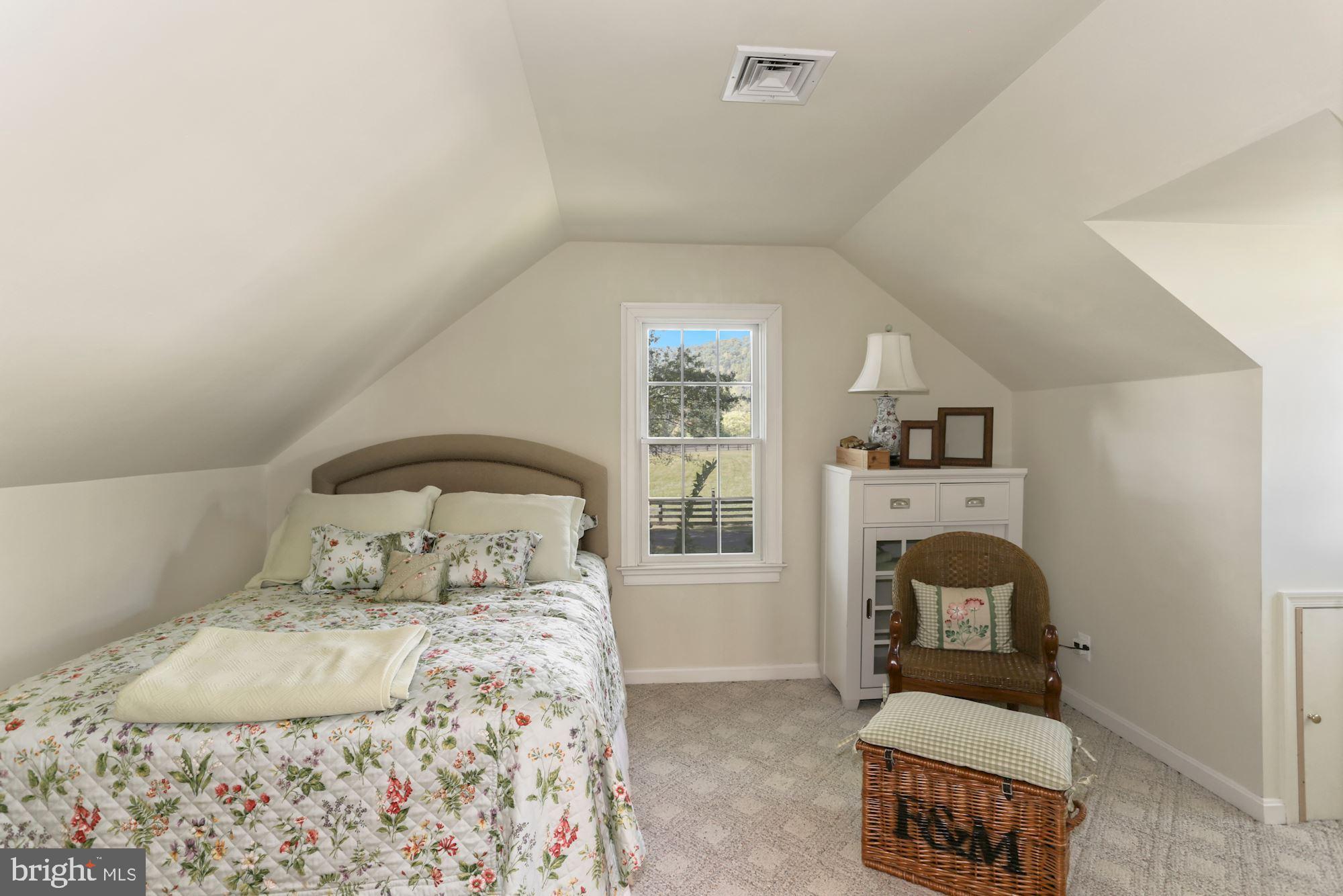UPPERVILLE - Residential