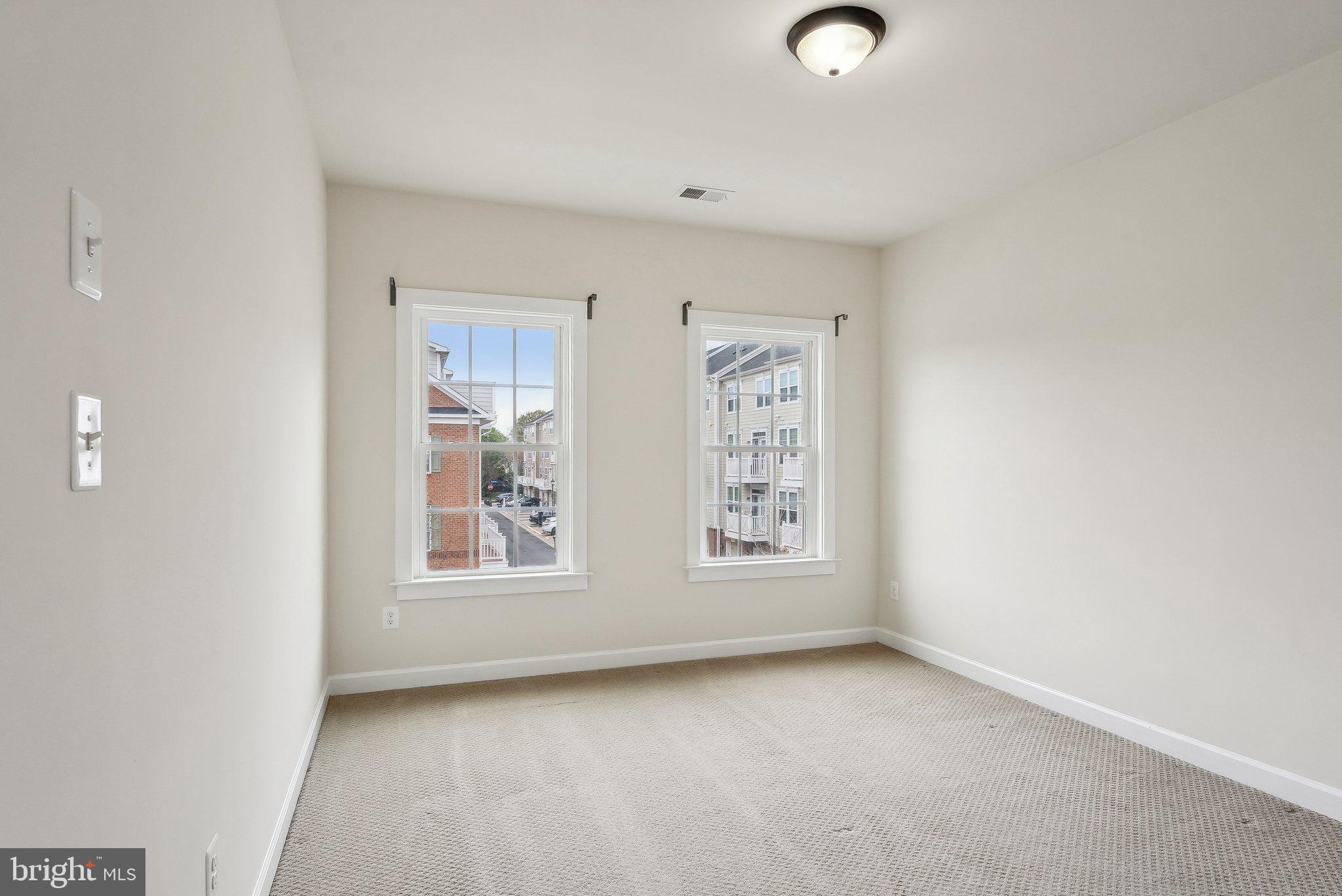 DISCOVERY SQUARE - Residential Lease