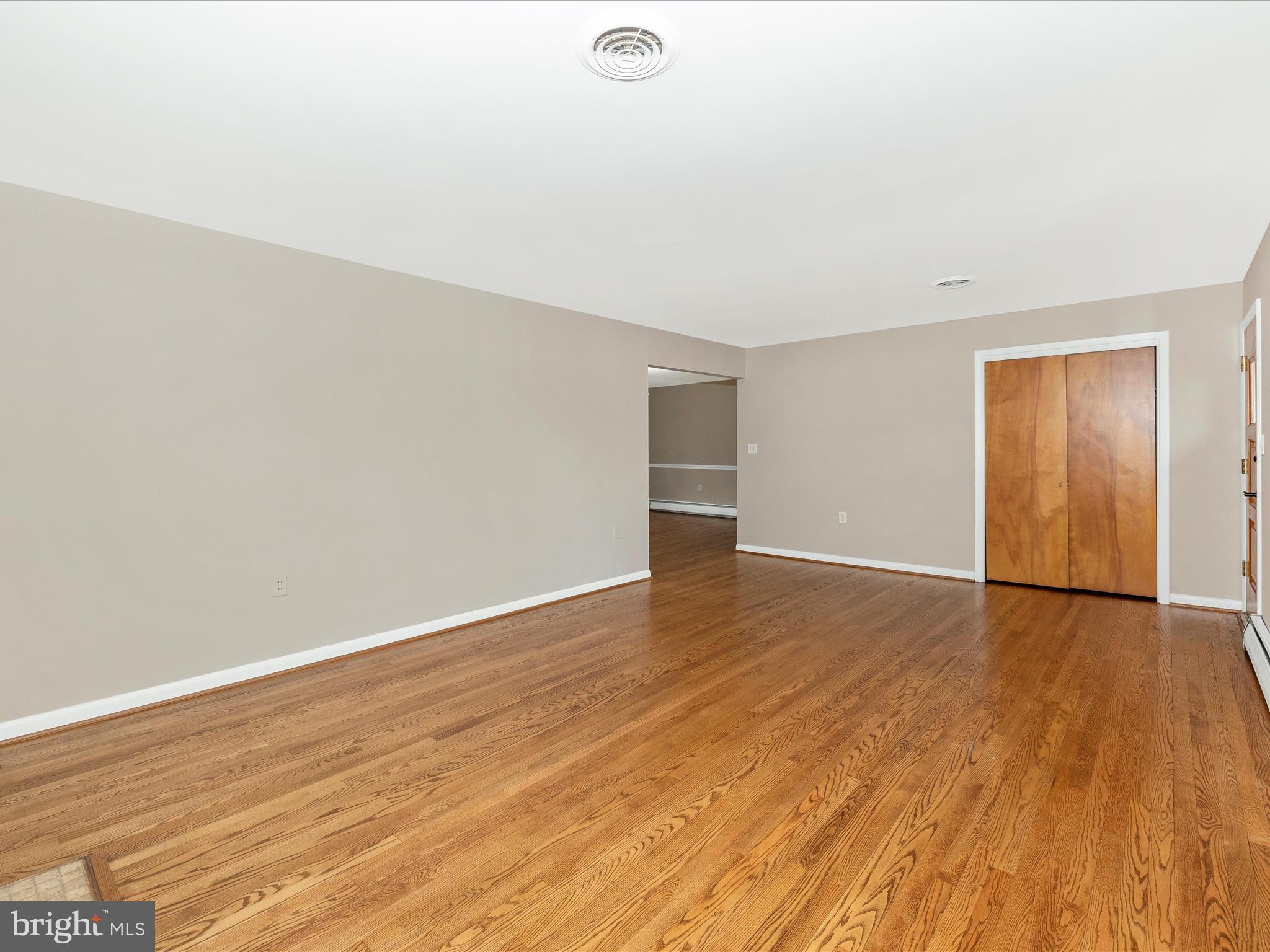 TULIP HILL - Residential