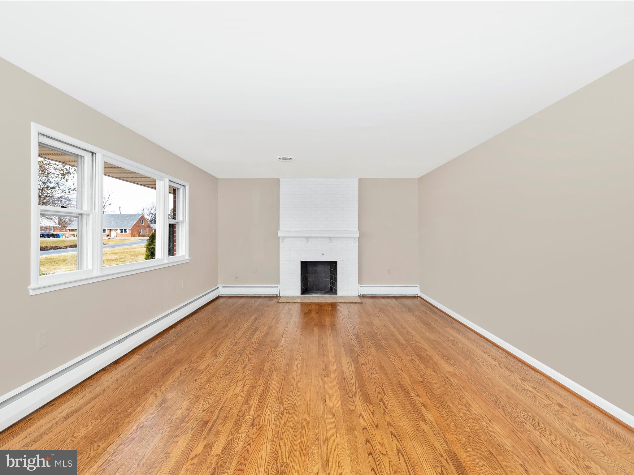 TULIP HILL - Residential