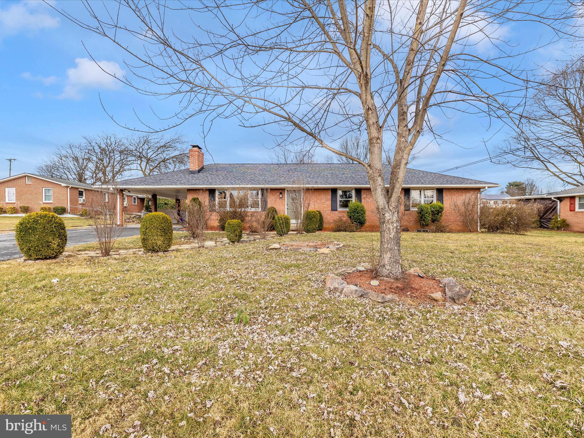 TULIP HILL - Residential