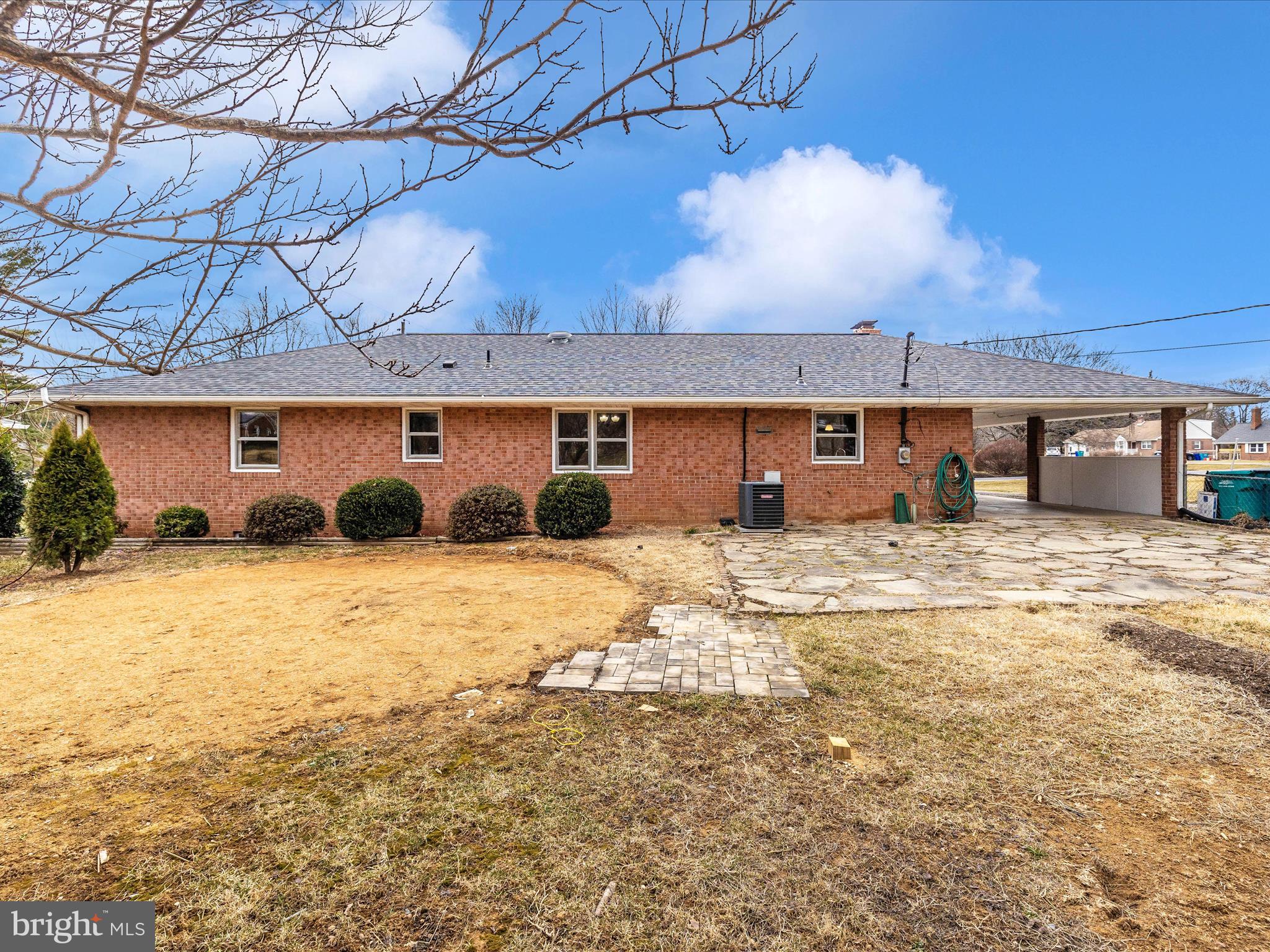 TULIP HILL - Residential