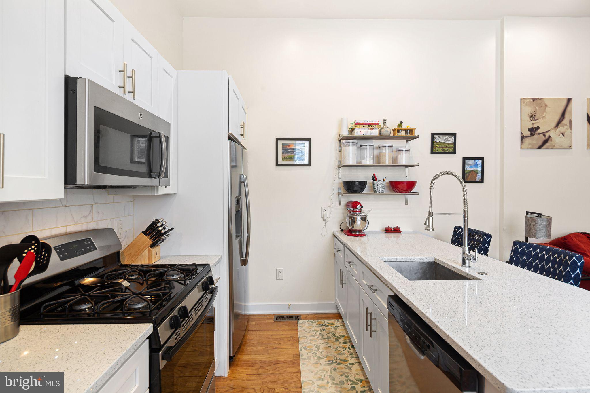 POINT BREEZE - Residential