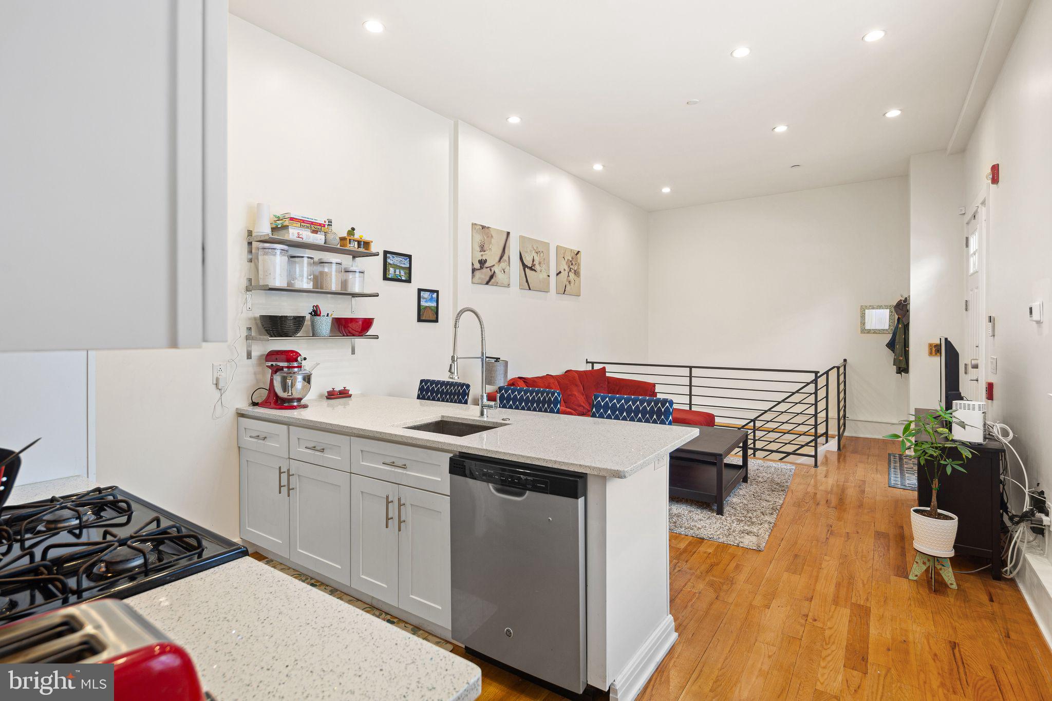 POINT BREEZE - Residential
