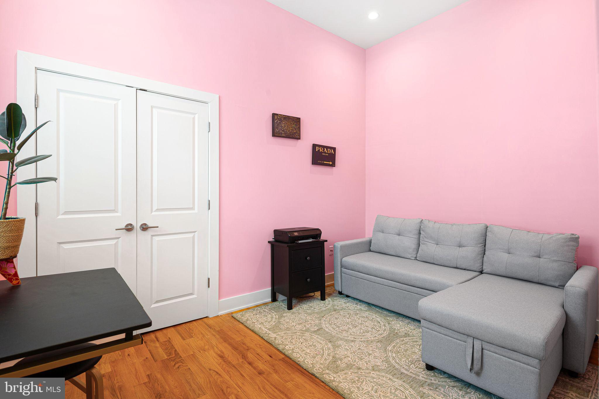 POINT BREEZE - Residential