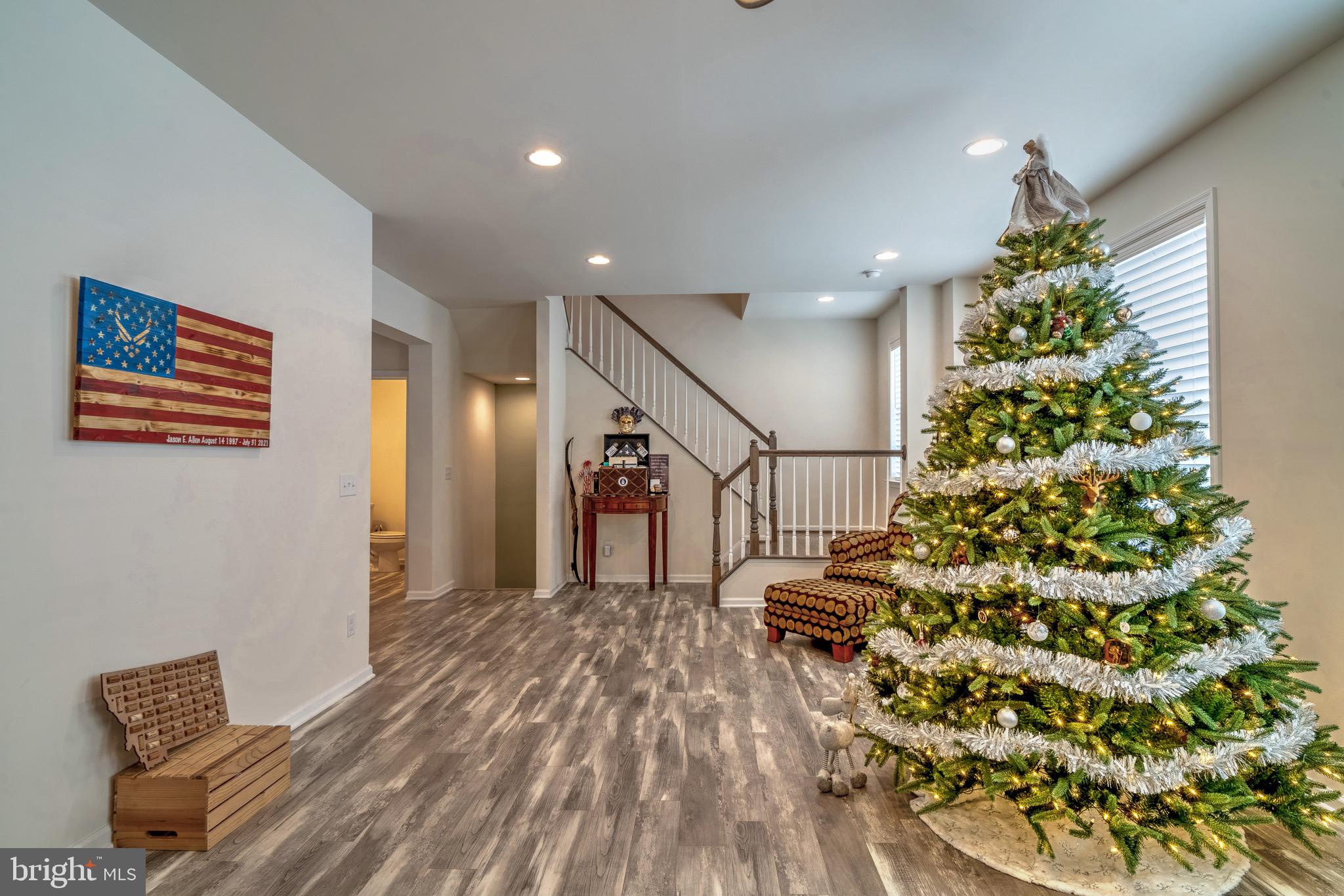 COWAN CROSSING - Residential