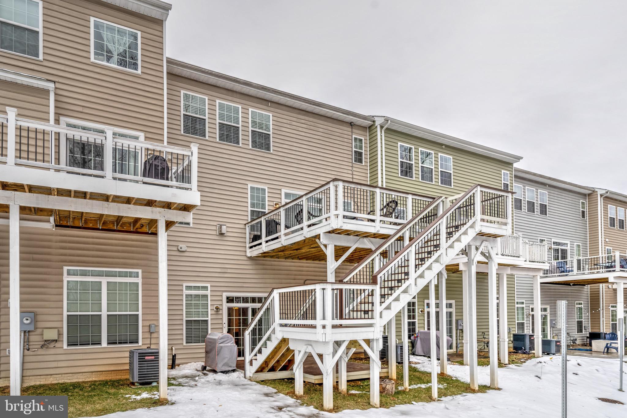 COWAN CROSSING - Residential