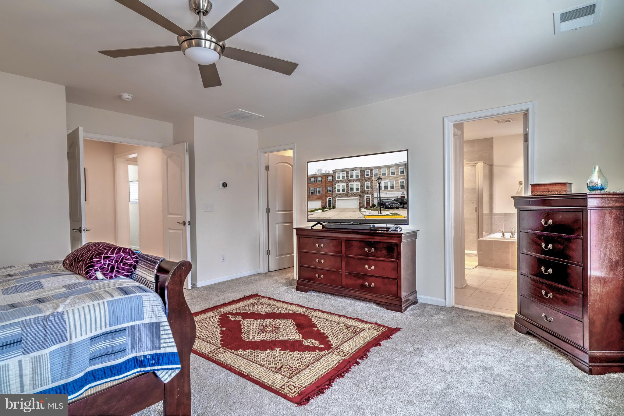 COWAN CROSSING - Residential