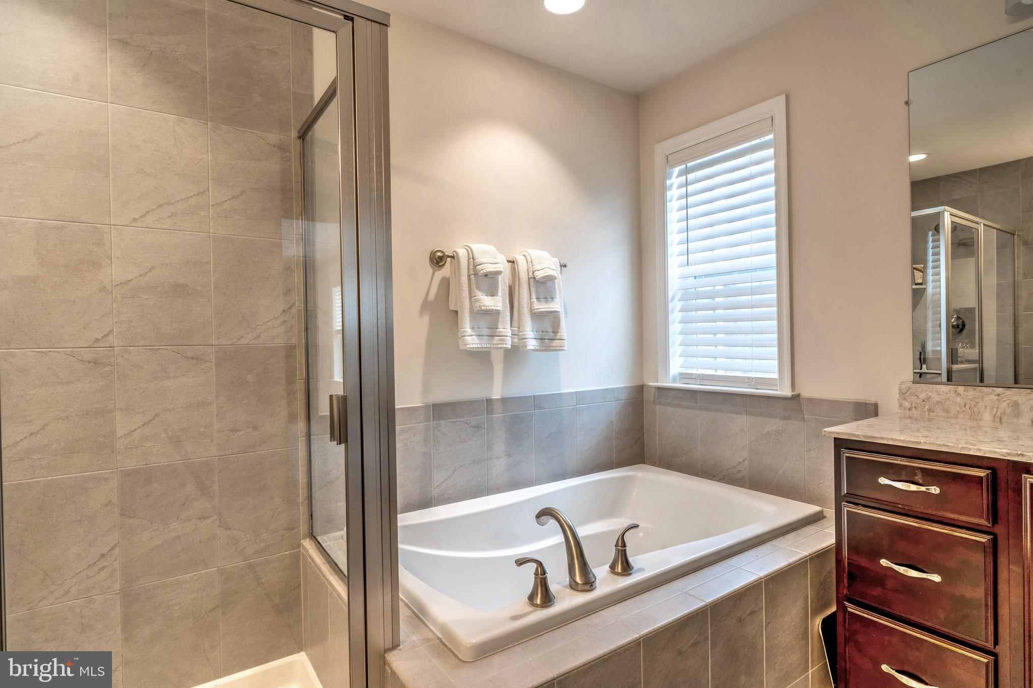 COWAN CROSSING - Residential