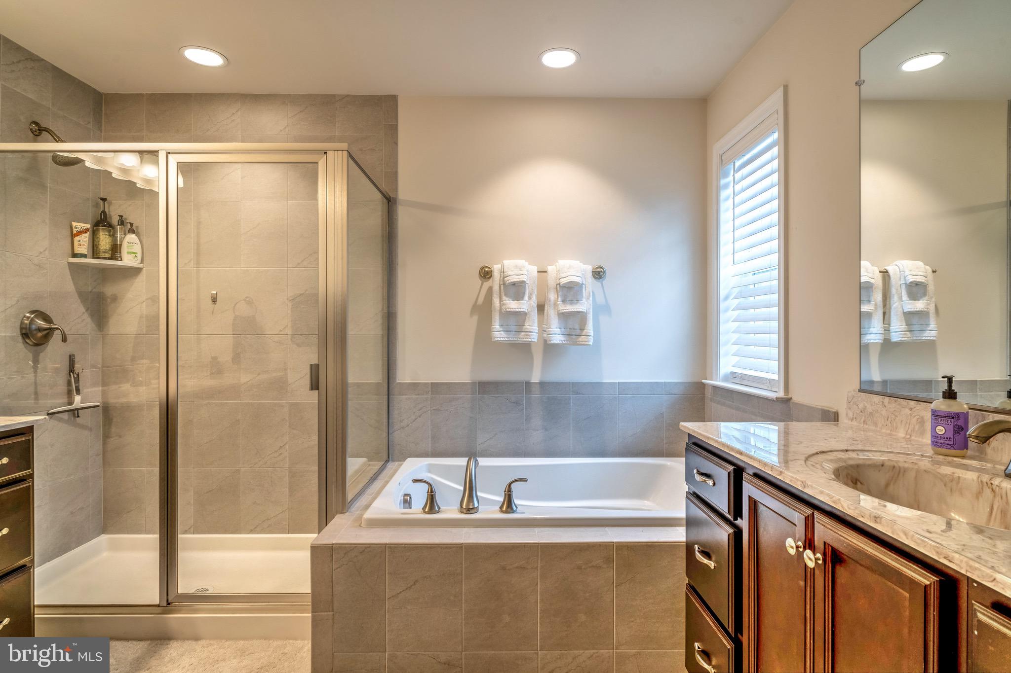COWAN CROSSING - Residential