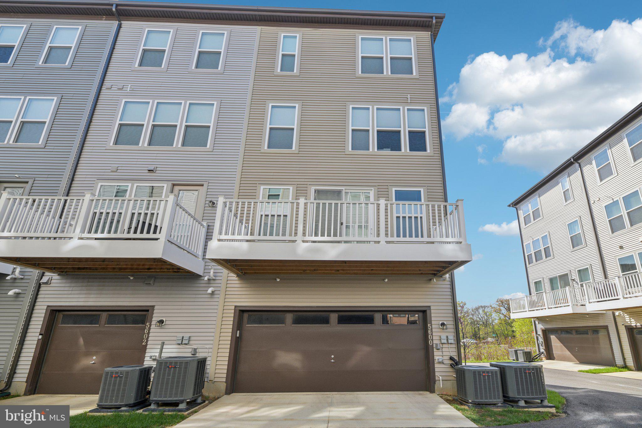 RIVERFRONT - Residential