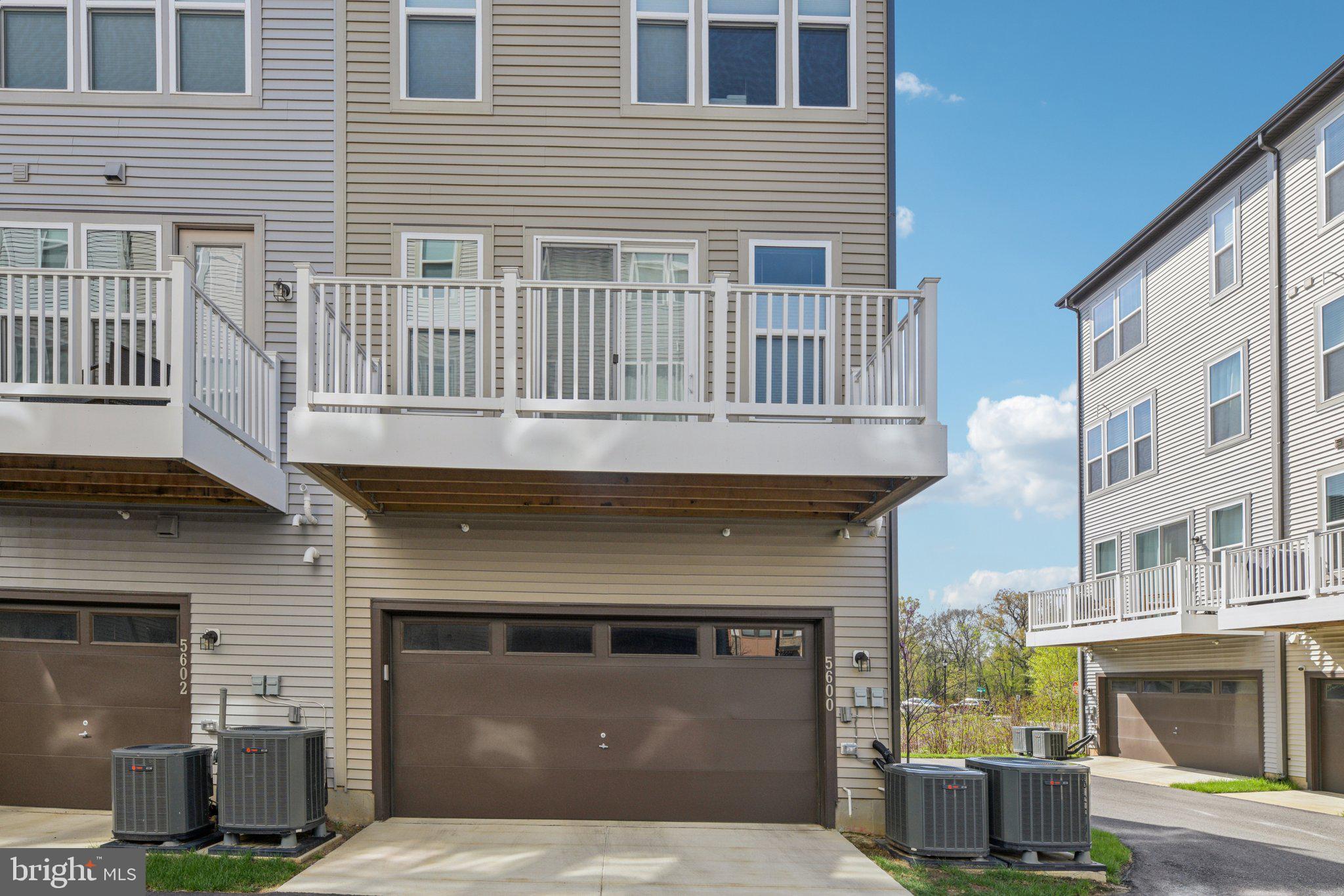 RIVERFRONT - Residential