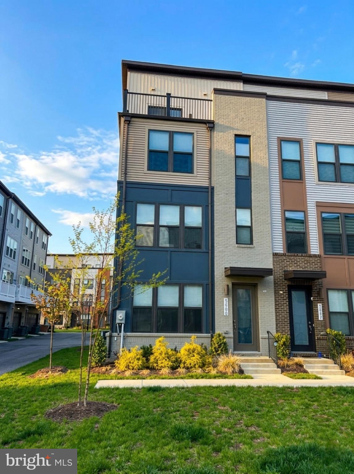 RIVERFRONT - Residential