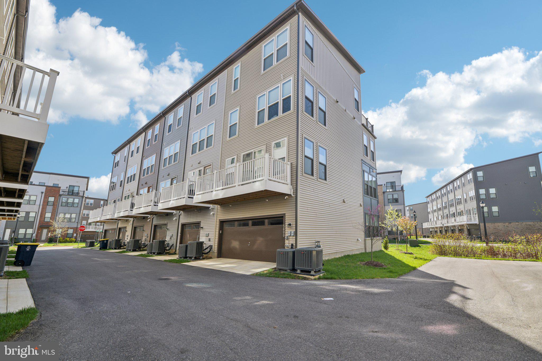 RIVERFRONT - Residential