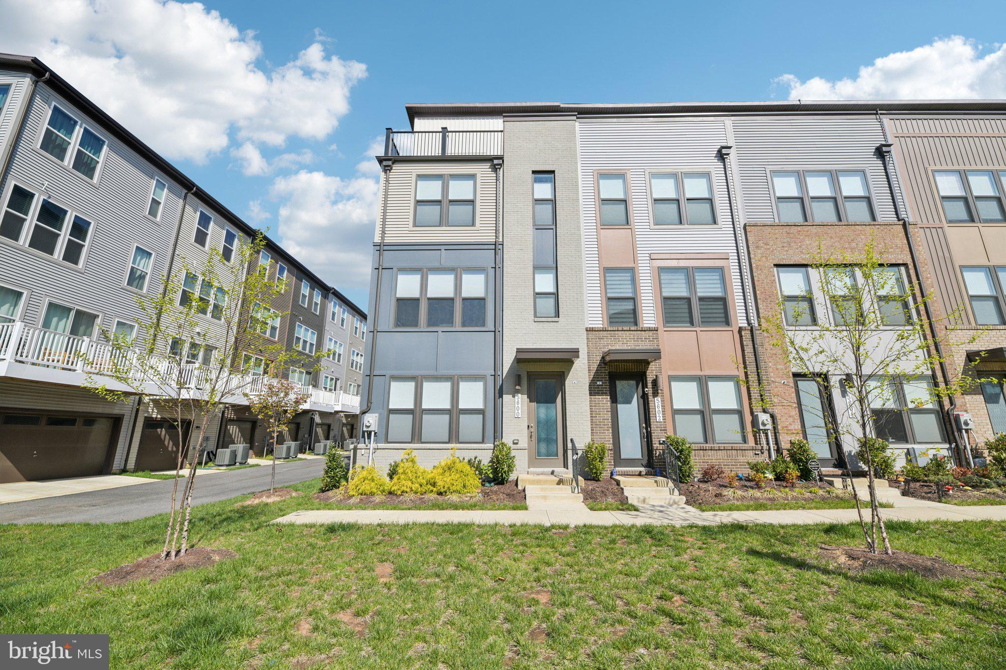 RIVERFRONT - Residential