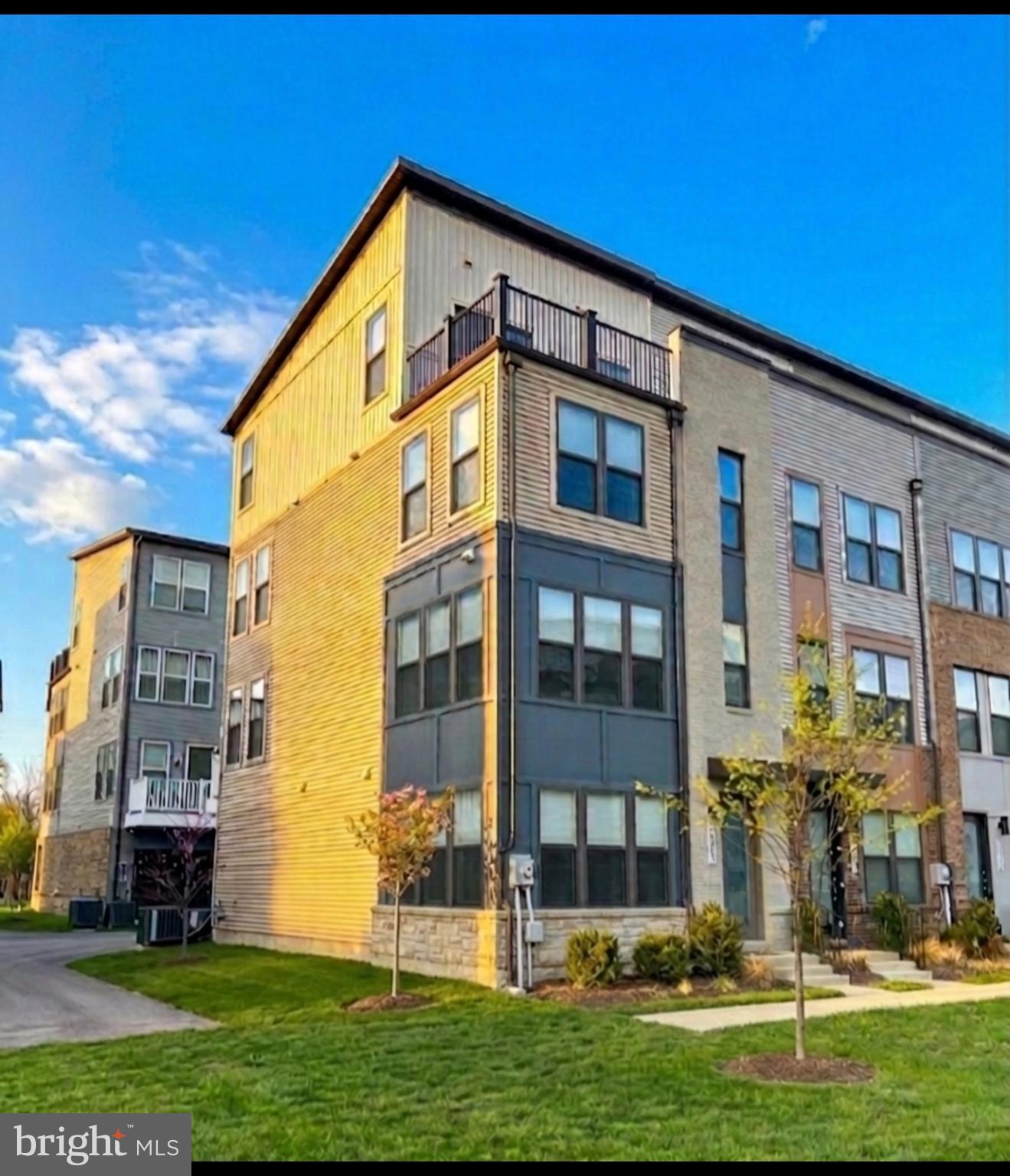 RIVERFRONT - Residential