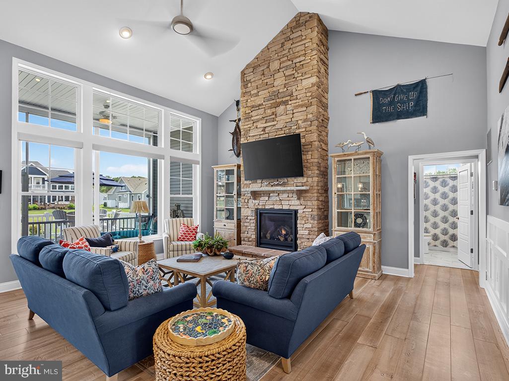 PENINSULA LAKES - Residential
