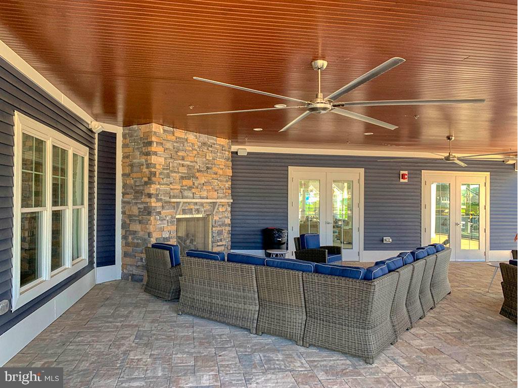 PENINSULA LAKES - Residential