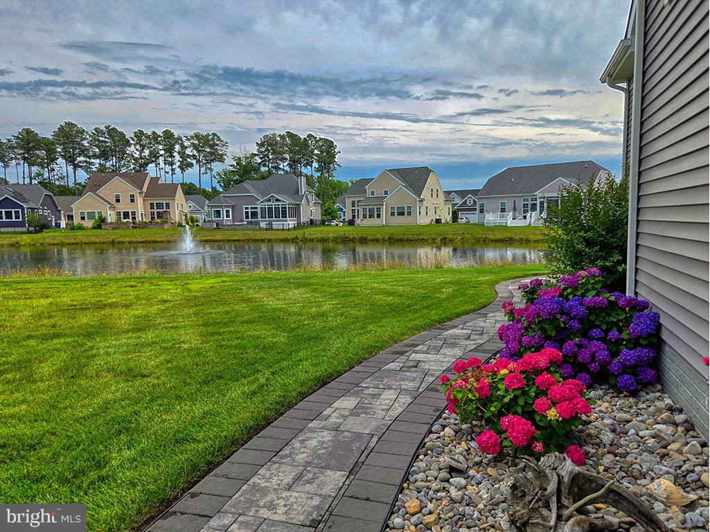 PENINSULA LAKES - Residential