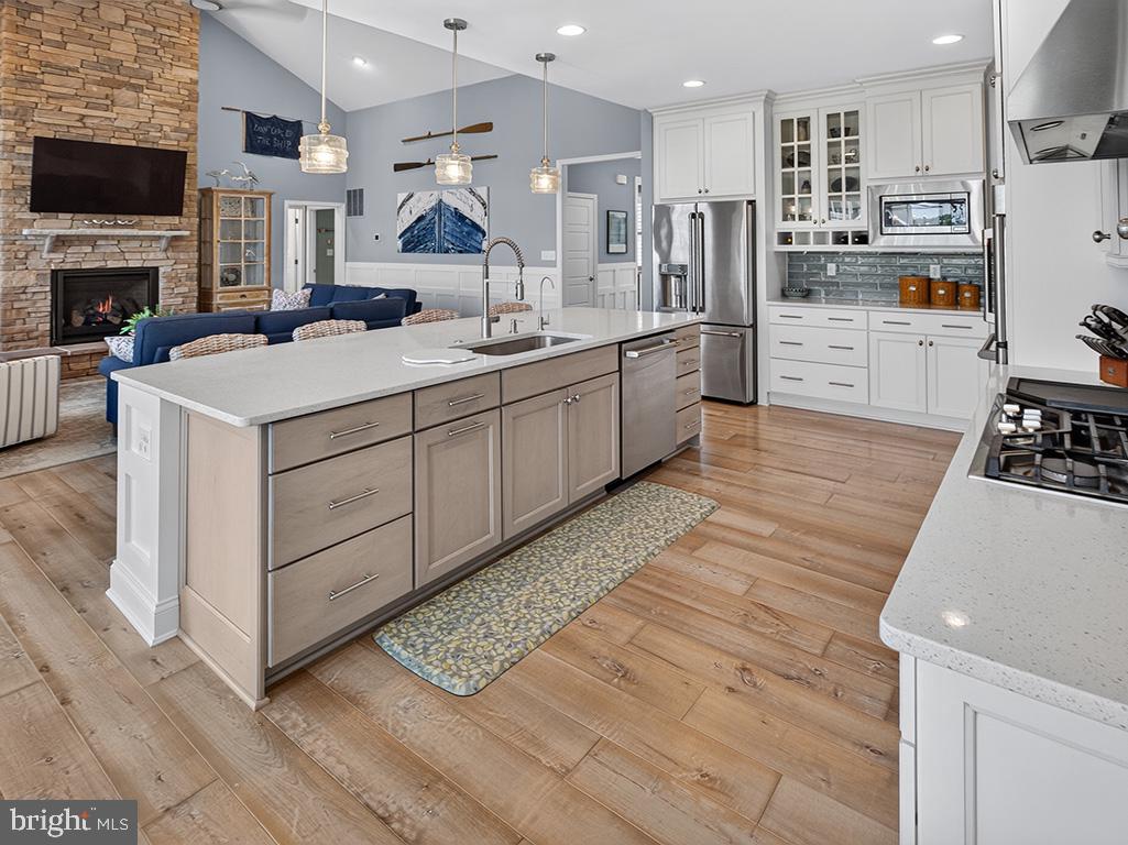 PENINSULA LAKES - Residential