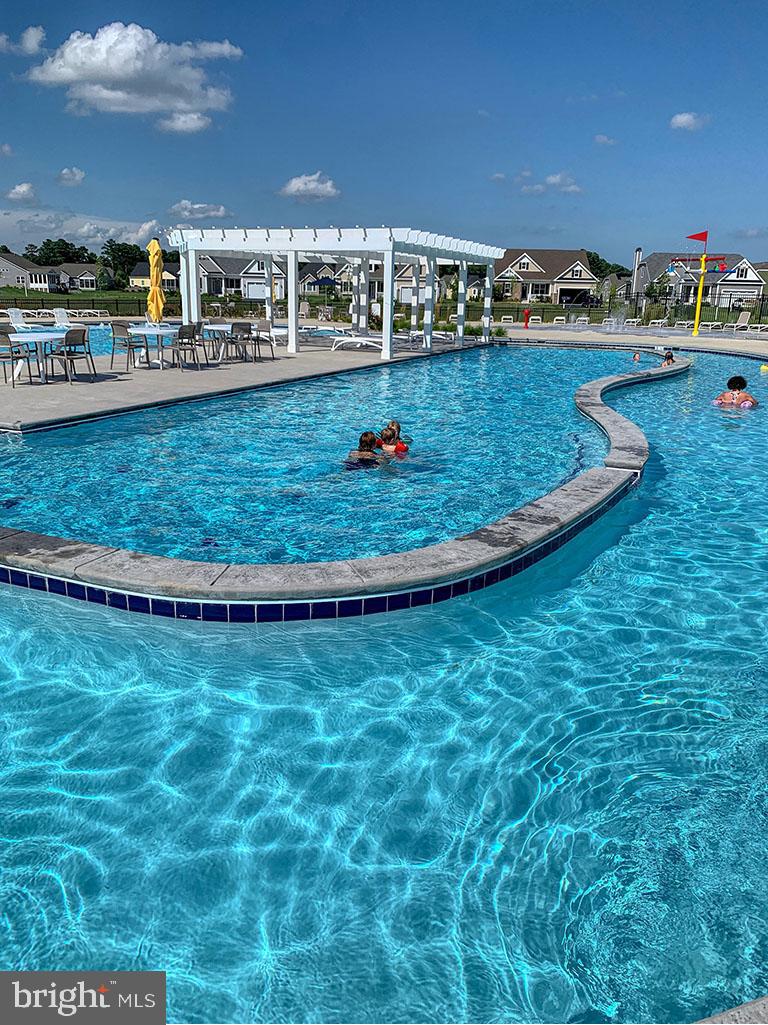 PENINSULA LAKES - Residential