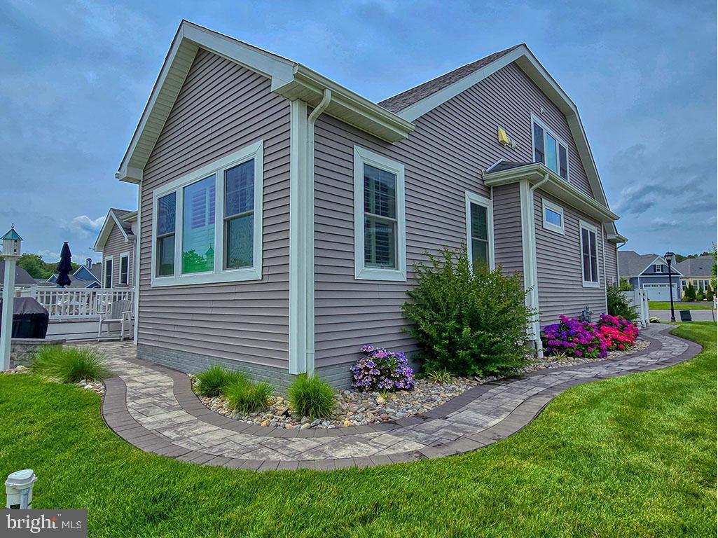 PENINSULA LAKES - Residential