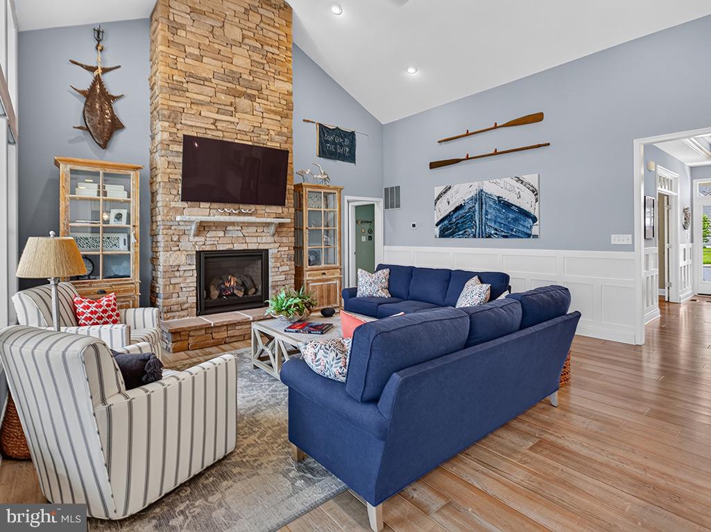 PENINSULA LAKES - Residential