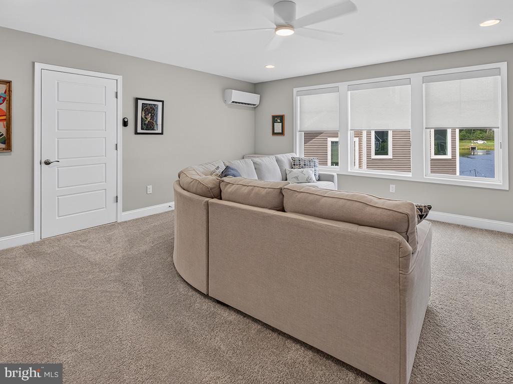 PENINSULA LAKES - Residential
