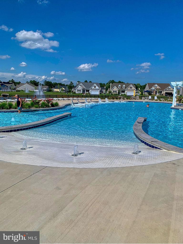 PENINSULA LAKES - Residential
