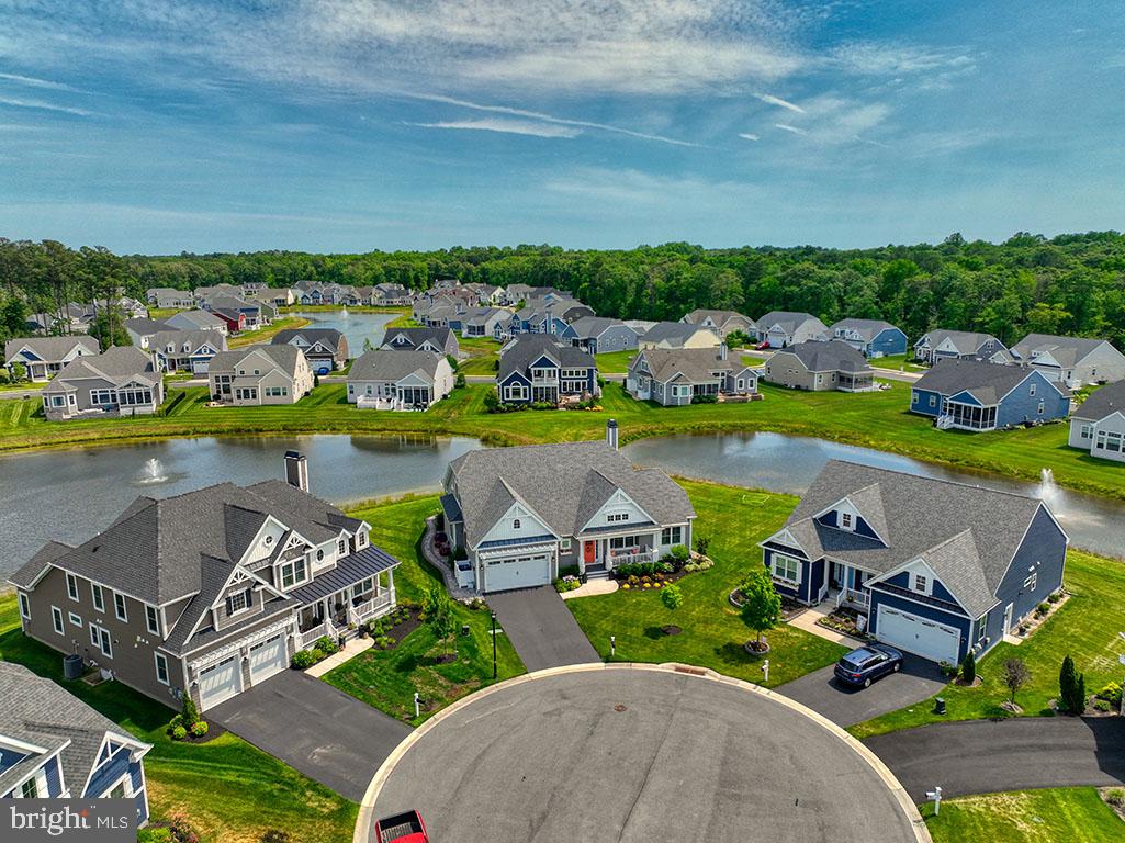 PENINSULA LAKES - Residential