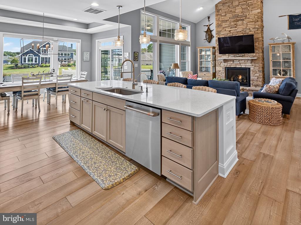 PENINSULA LAKES - Residential