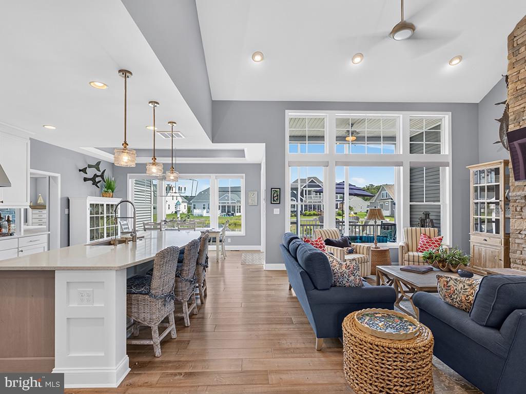 PENINSULA LAKES - Residential