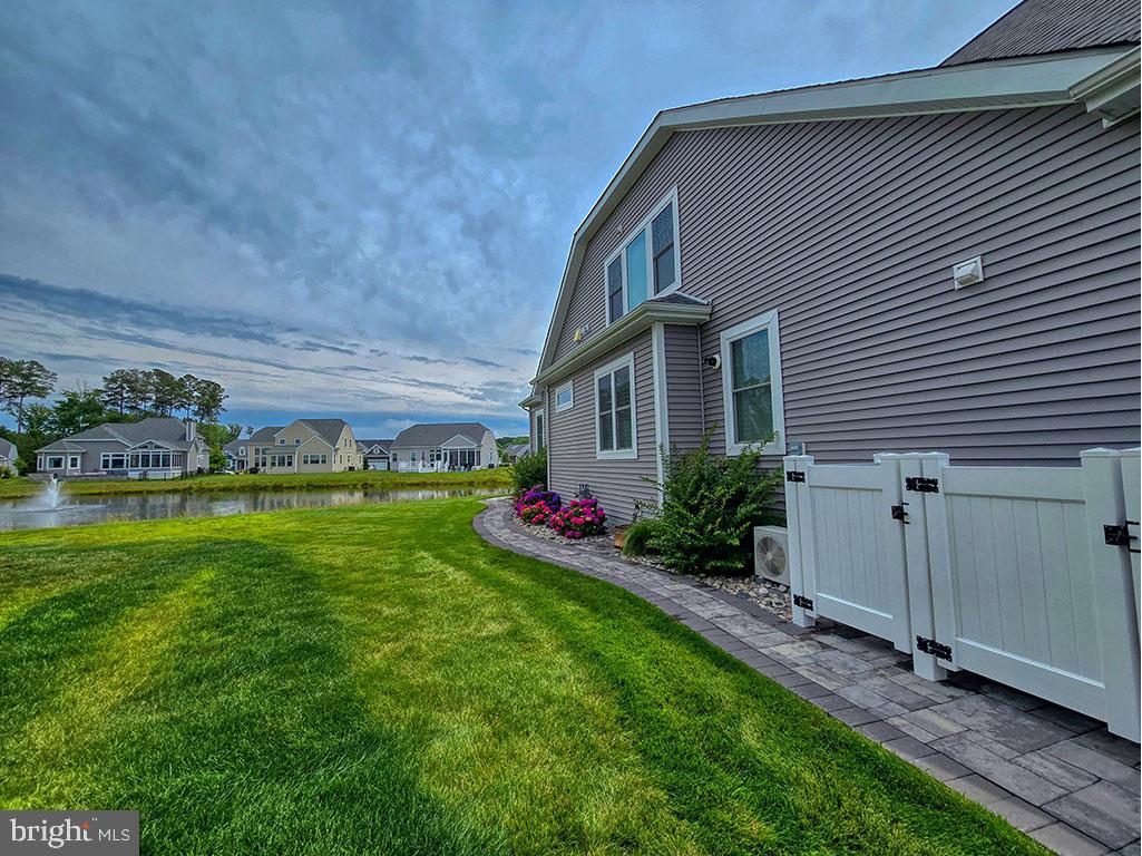 PENINSULA LAKES - Residential