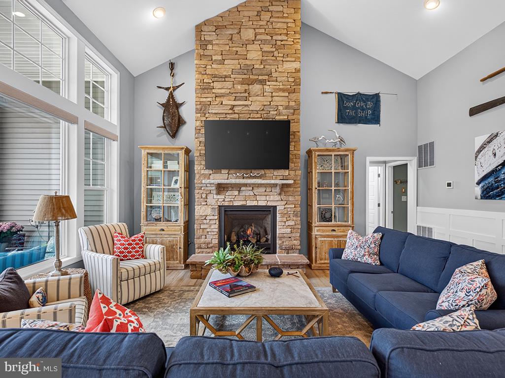 PENINSULA LAKES - Residential