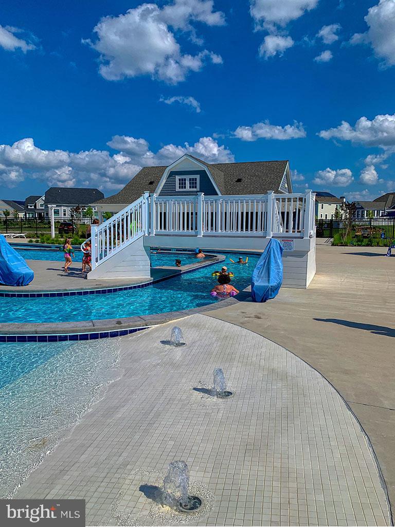 PENINSULA LAKES - Residential